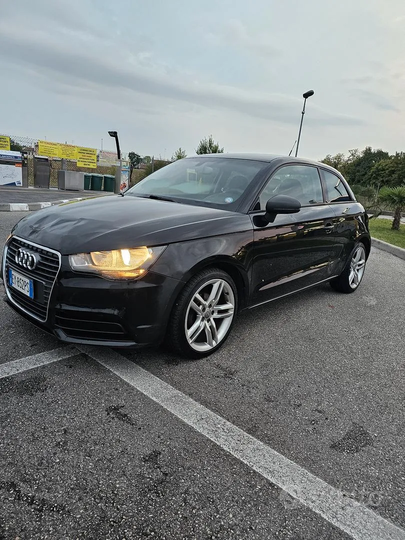 Audi A1 2011 photo 2