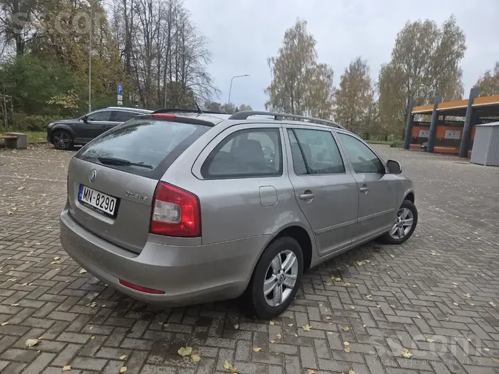 Skoda Octavia 2010 photo 3