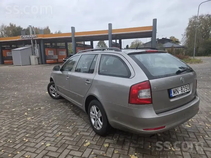 Skoda Octavia 2010 photo 4