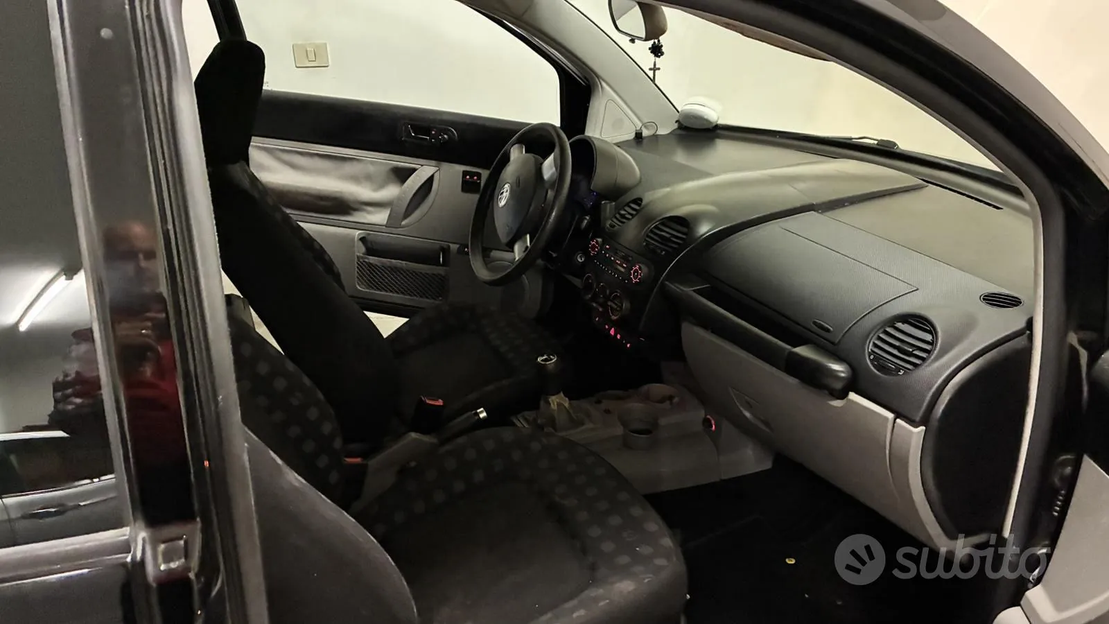Volkswagen Beetle 2000 photo 4