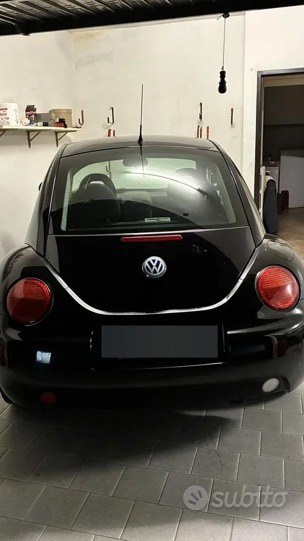 Volkswagen Beetle 2000 photo 2