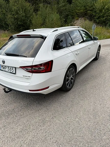 Skoda Superb 2016 photo 5