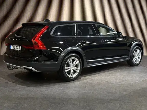 Volvo V90 Cross Country 2018 photo 4