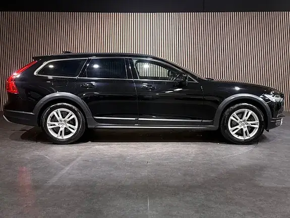 Volvo V90 Cross Country 2018 photo 3