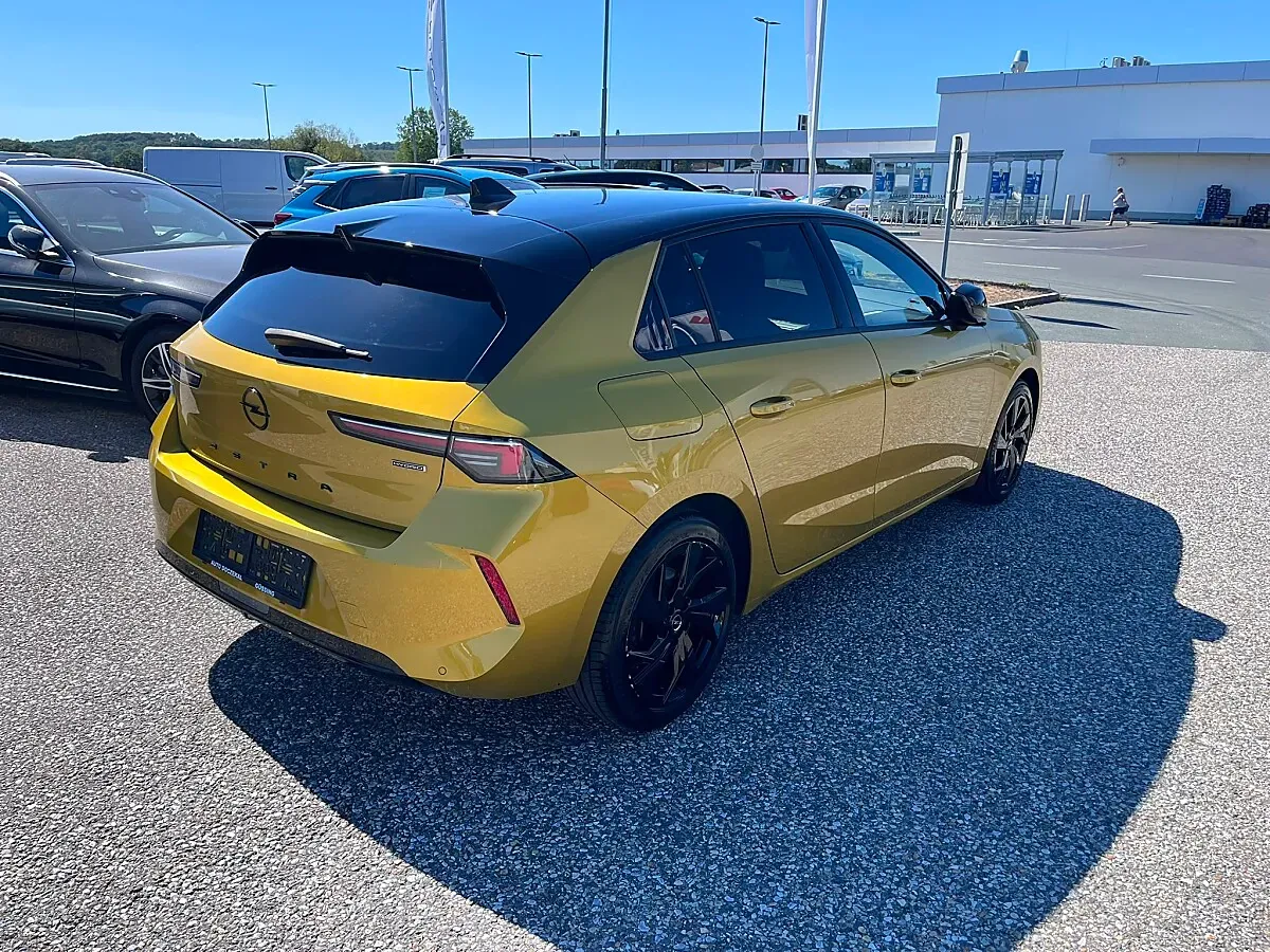 Opel Astra 2023 photo 3