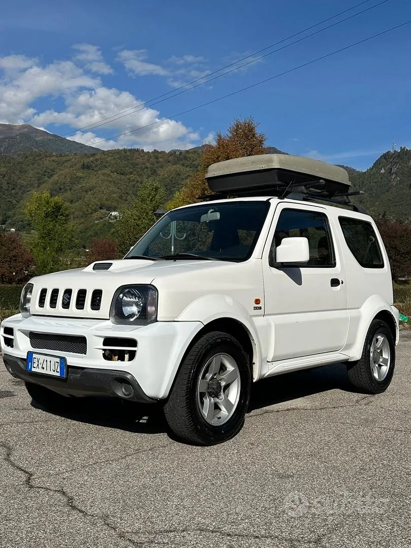 Suzuki Jimny 2010 photo 2