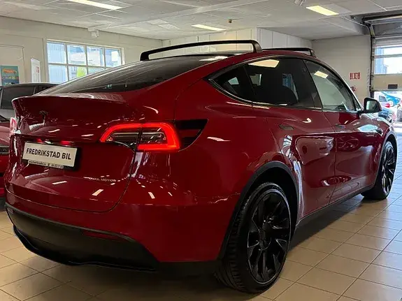 Tesla Model Y 2021 photo 4