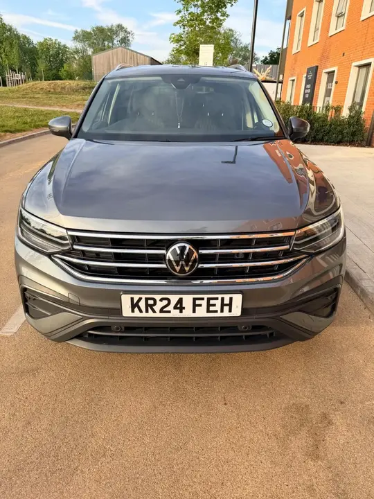 Volkswagen Tiguan Allspace 2024 photo 2
