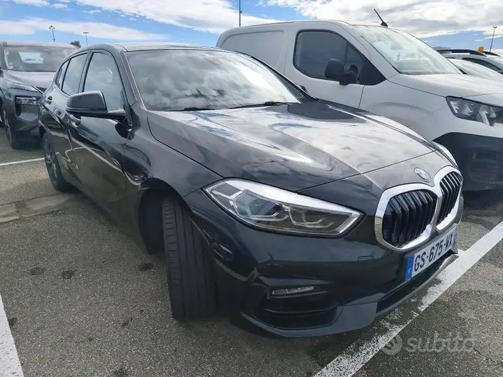 BMW 118I 2023 photo 3