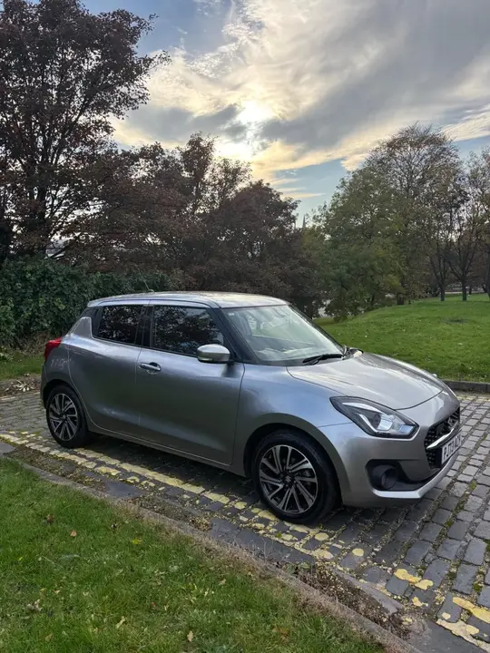 Suzuki Swift 2023 photo 2