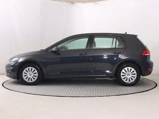 Volkswagen Golf 2019 photo 2