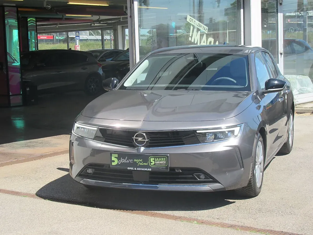 Opel Astra 2023 photo 2