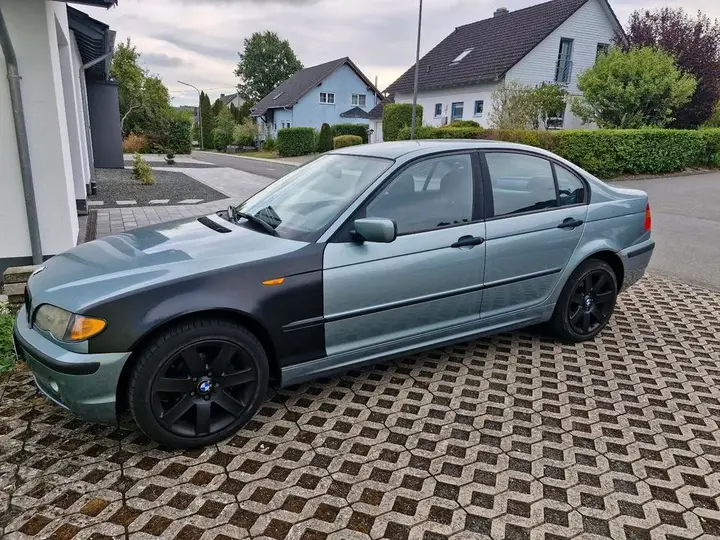 BMW 318I