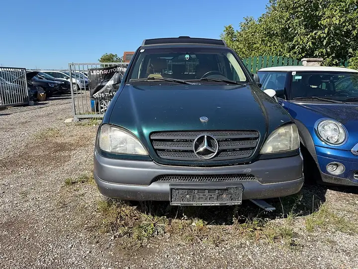Mercedes-Benz M-Class 1999 photo 2