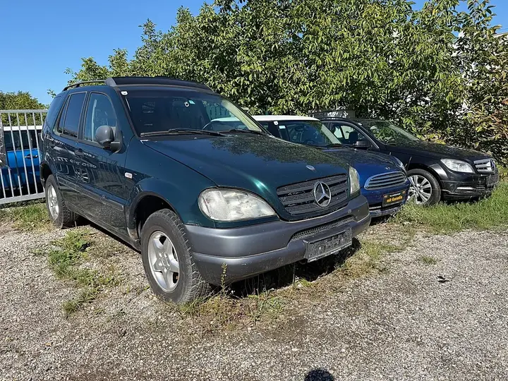 Mercedes-Benz M-Class 1999 photo 3