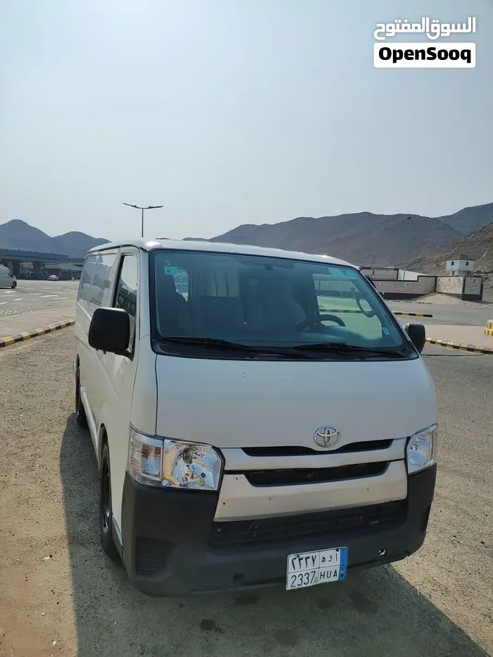 Toyota Hiace 2014 photo 3