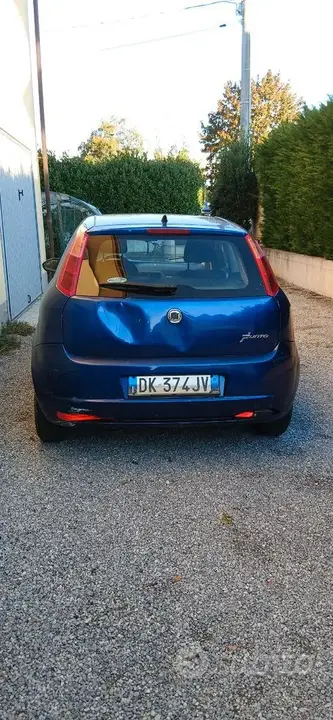 Fiat Grande Punto 2007 photo 2