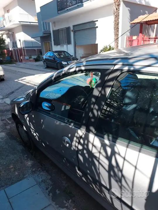 Peugeot 206 2013 photo 3