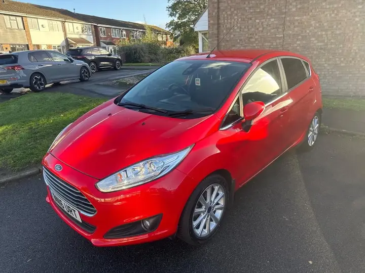 Ford Fiesta 2016 photo 2