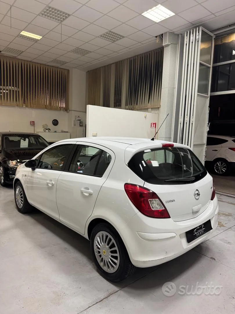 Opel Corsa 2011 photo 4