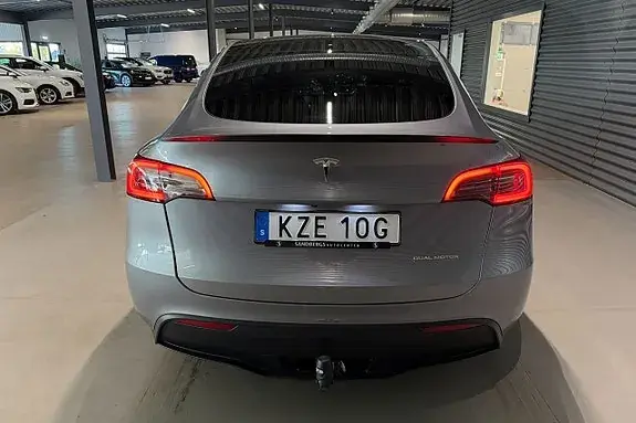 Tesla Model Y 2023 photo 5