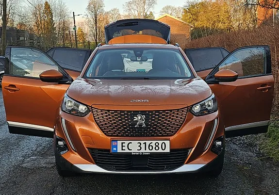 Peugeot E-2008 2021 photo 2