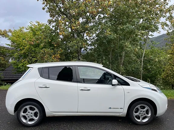 Nissan Leaf 2015 photo 2
