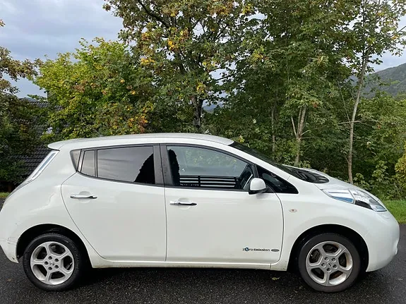 Nissan Leaf 2015 photo 5