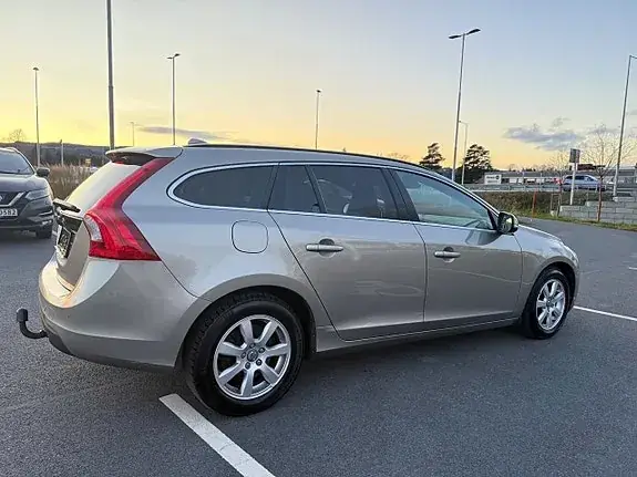 Volvo V60 2013 photo 4
