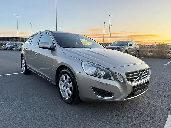 Volvo V60 2013 photo 2
