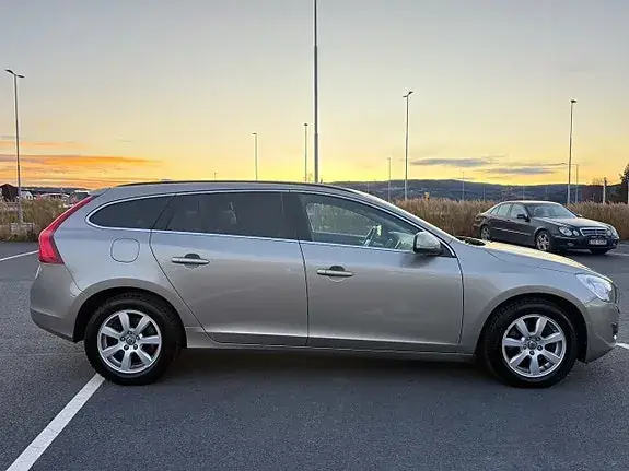 Volvo V60 2013 photo 3