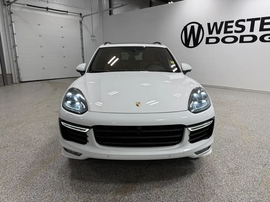 Porsche Cayenne 2016 photo 2