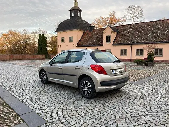 Peugeot 207 2008 photo 2