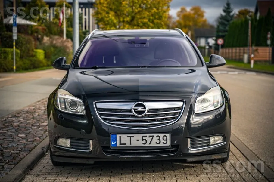 Opel Insignia 2010 photo 2