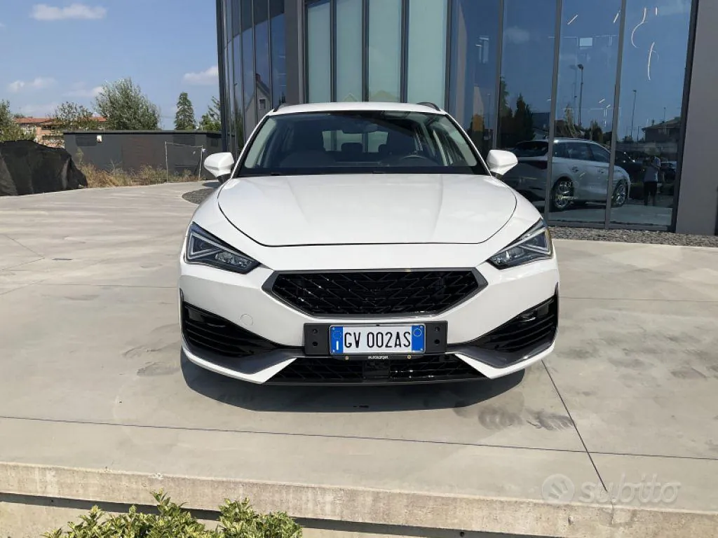 Seat Leon 2024 photo 2