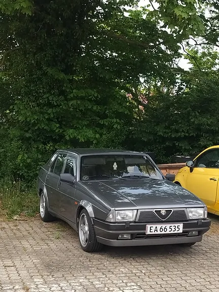 Alfa Romeo 75