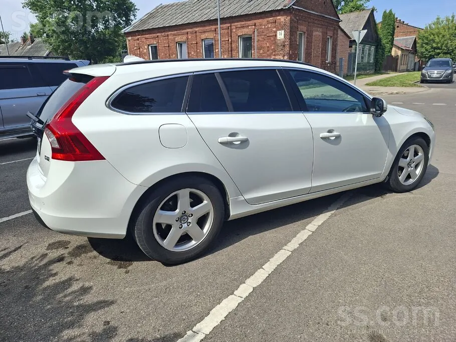 Volvo V60 2012 photo 4