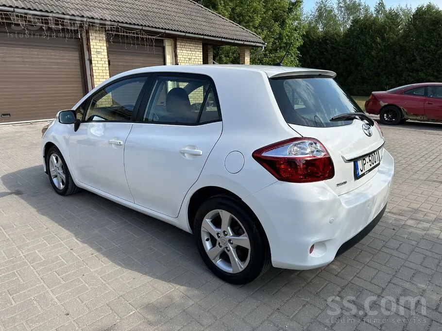 Toyota Auris 2012 photo 4