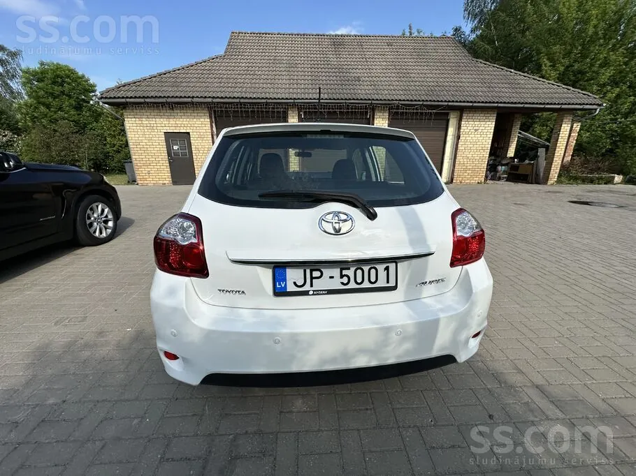 Toyota Auris 2012 photo 5