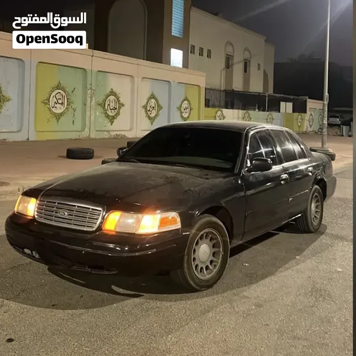 Ford Crown Victoria 2008 photo 3