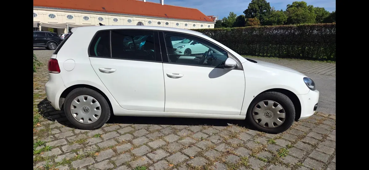 Volkswagen Golf 2010 photo 3