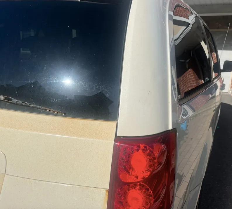 Dodge Grand Caravan 2011 photo 2