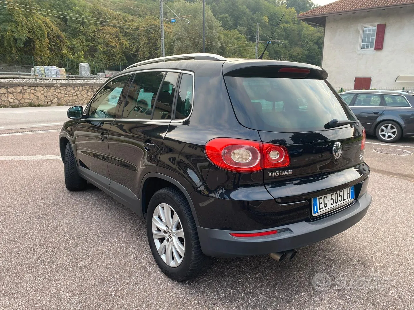 Volkswagen Tiguan 2011 photo 2