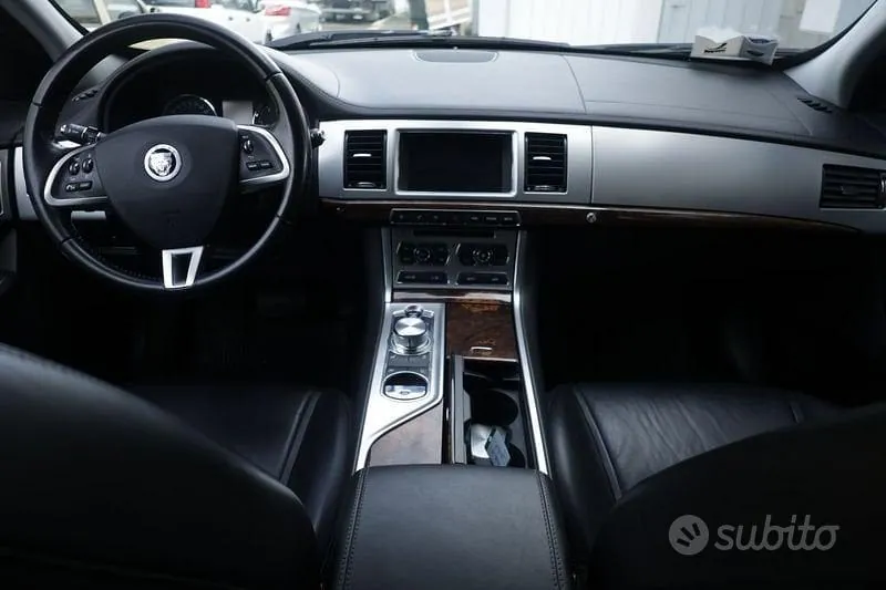 Jaguar Xf 2013 photo 2