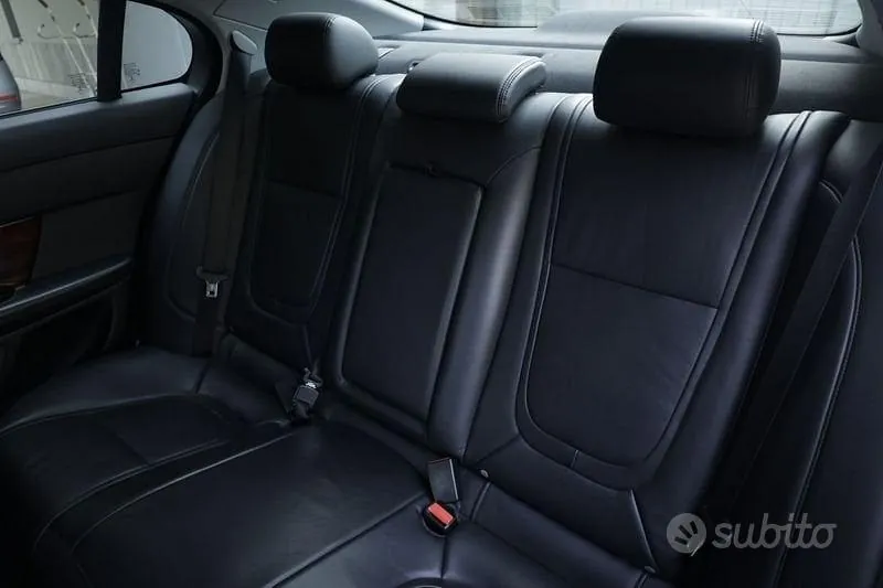 Jaguar Xf 2013 photo 3