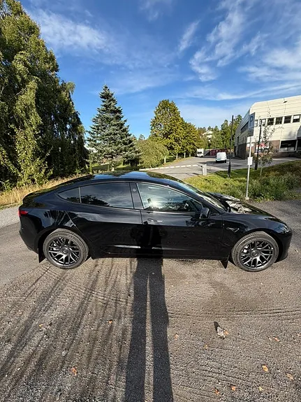 Tesla Model 3 2025 photo 4