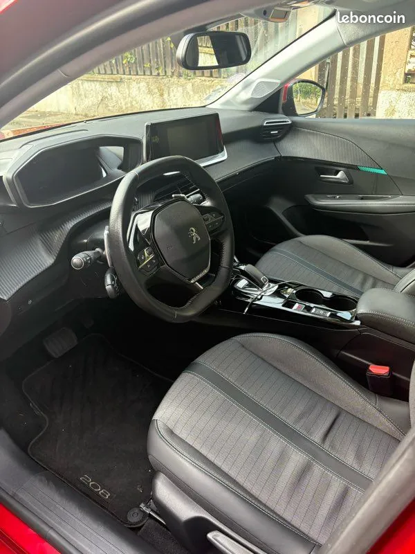 Peugeot 208 2020 photo 3