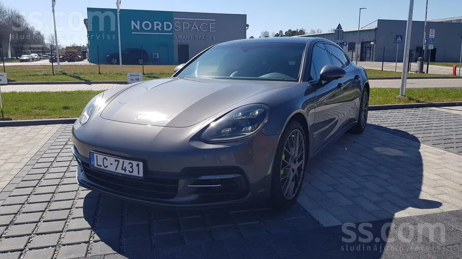 Porsche Panamera 2018 photo 3