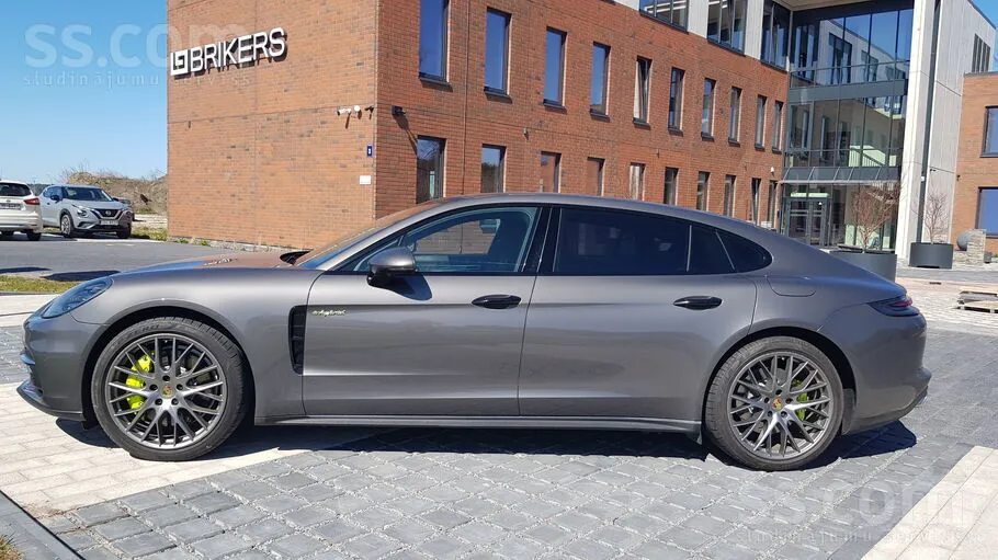 Porsche Panamera 2018 photo 5