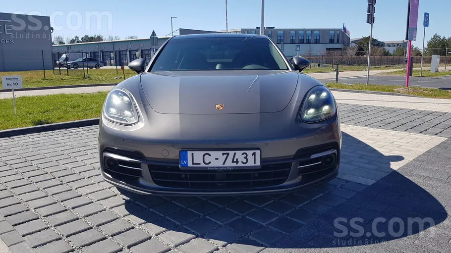 Porsche Panamera 2018 photo 2
